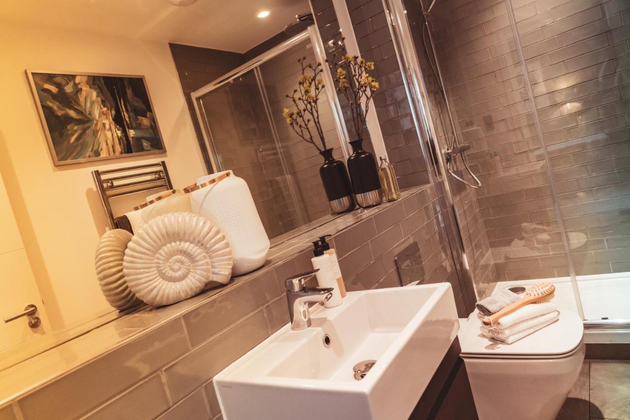 Seven Living Ashford - Modern And Spacious Apartments Eksteriør bilde