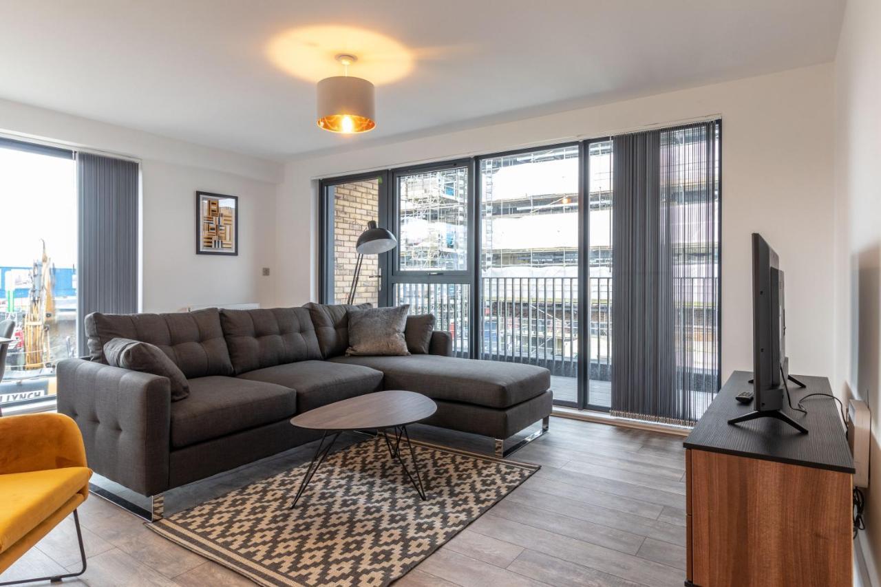 Seven Living Ashford - Modern And Spacious Apartments Eksteriør bilde