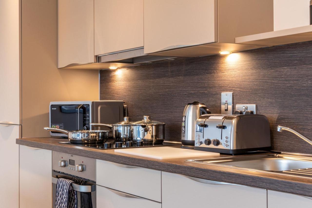 Seven Living Ashford - Modern And Spacious Apartments Eksteriør bilde