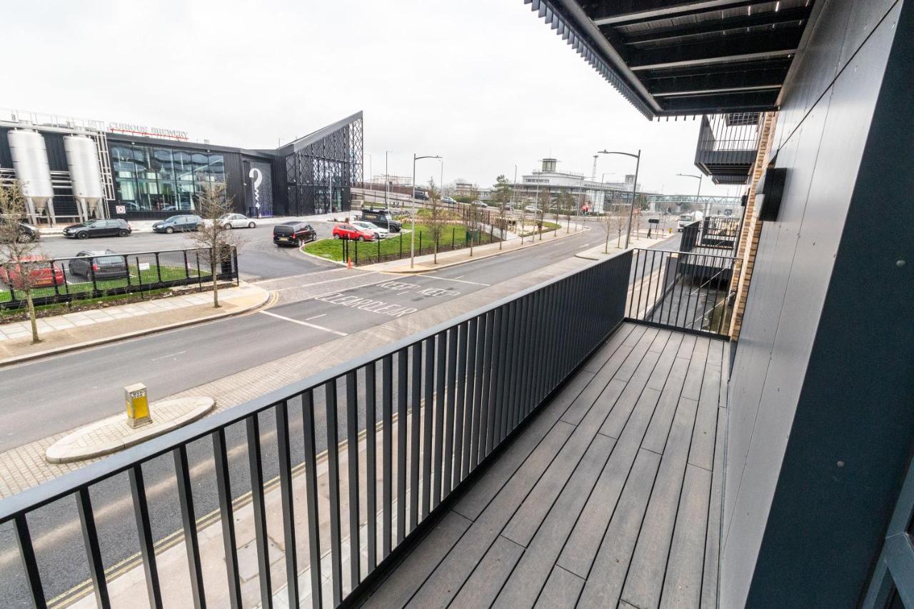 Seven Living Ashford - Modern And Spacious Apartments Eksteriør bilde