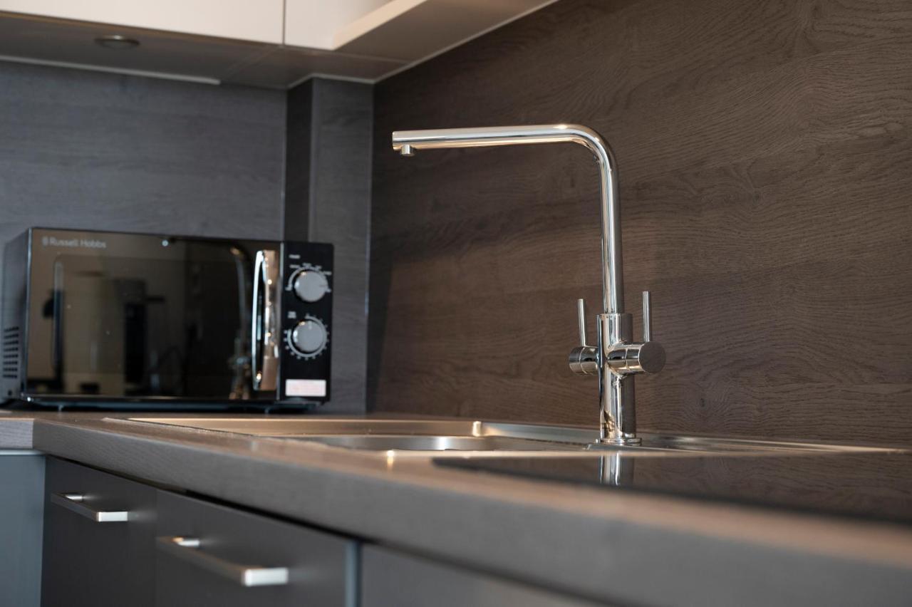 Seven Living Ashford - Modern And Spacious Apartments Eksteriør bilde