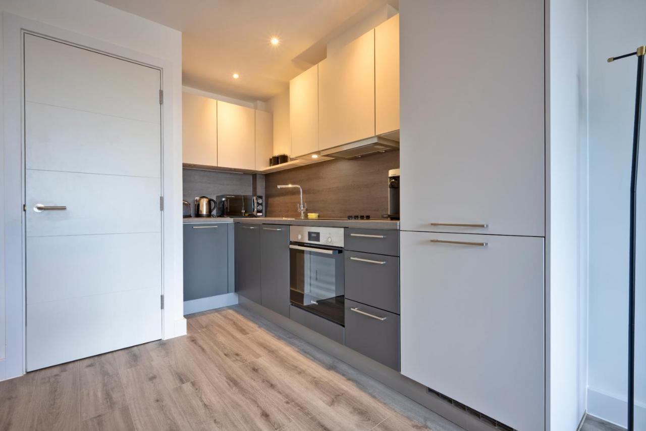 Seven Living Ashford - Modern And Spacious Apartments Eksteriør bilde